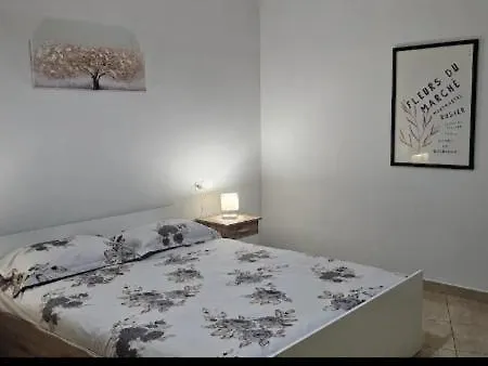 Lighthouse Spacious New Bazaar Tirana